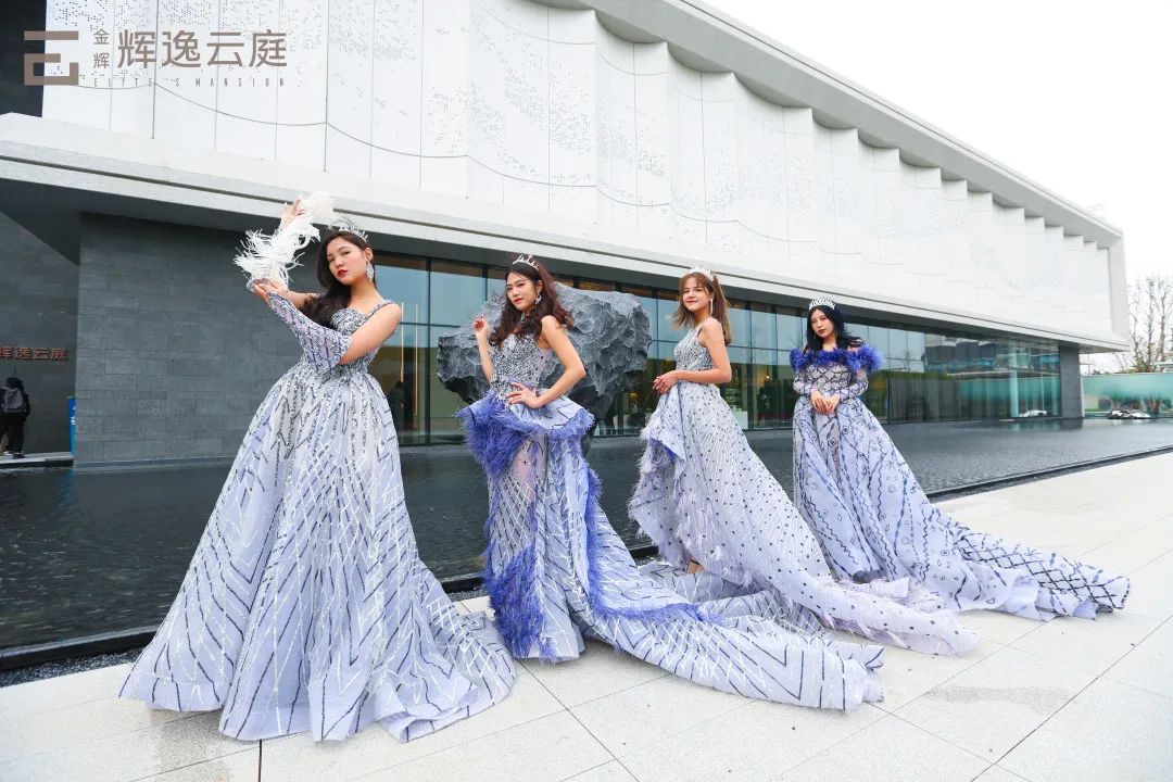 金輝輝逸云庭營(yíng)銷(xiāo)中心開(kāi)放現(xiàn)場(chǎng)實(shí)景圖